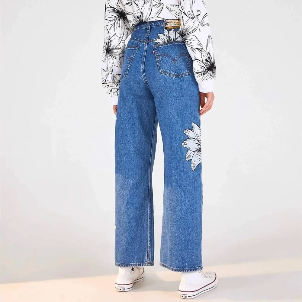 Levi’s Floral Blue Women's Size 27 Jeans - Picture 2 of 9